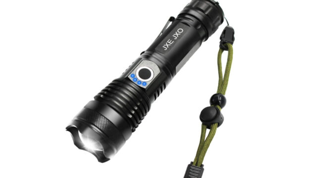 Amazon Xhp70懐中電灯 超高輝度 8000ルーメン Xhp70 Led懐中電灯 超強力 軍用 最強 Usb充電式懐中電灯 ハンディライト Ledライト 小型 軽量 明るい ズーム式 5モード調光可能 アルミニウム合金材 防水 防災 自転車 停電対策登山 夜釣り 夜間走行 ウォーキング スポーツ